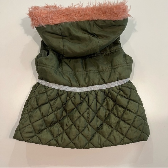 FABULOUS Girls Vest with faux pink fur - Picture 8 of 10